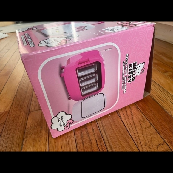 Hello Kitty Pink Mini Fridge - Picture 5 of 8